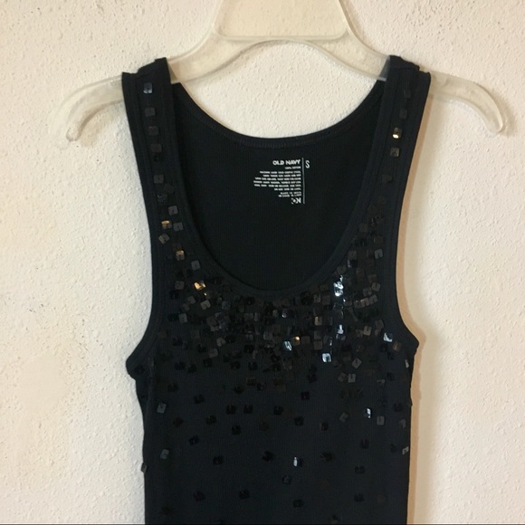 old navy tank top - Picture 2 of 4